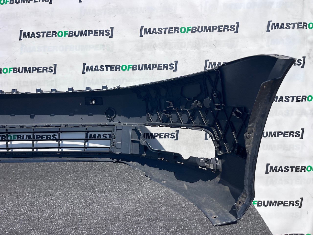 VW Passat Sel Evo B7 2011-2014 Front Bumper 4 Pdc No Jets Genuine [v561]