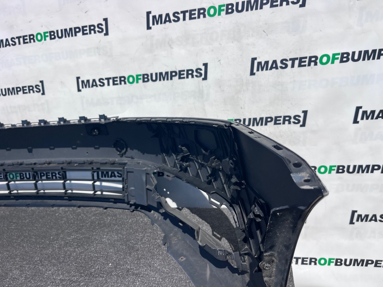 VW Passat Sel Evo B7 2011-2014 Front Bumper 4 Pdc No Jets Genuine [v561]