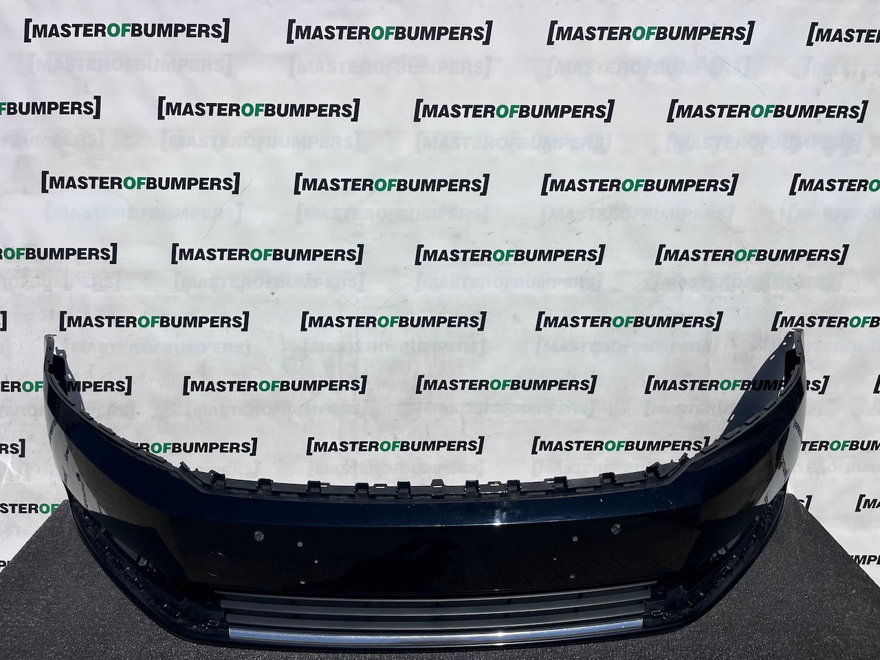 VW Passat Sel Evo B7 2011-2014 Front Bumper 4 Pdc No Jets Genuine [v561]