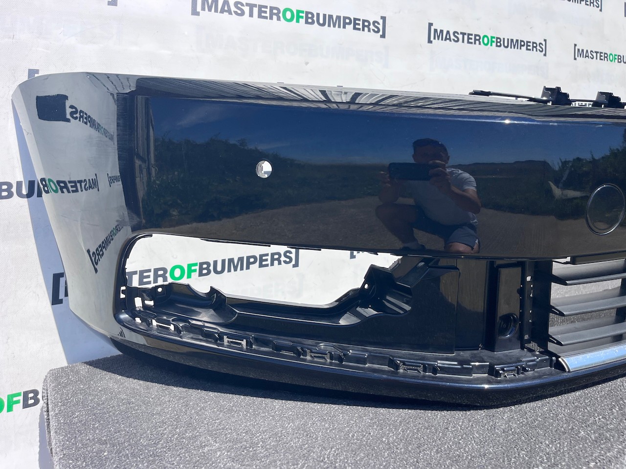 VW Passat Sel Evo B7 2011-2014 Front Bumper 4 Pdc No Jets Genuine [v561]