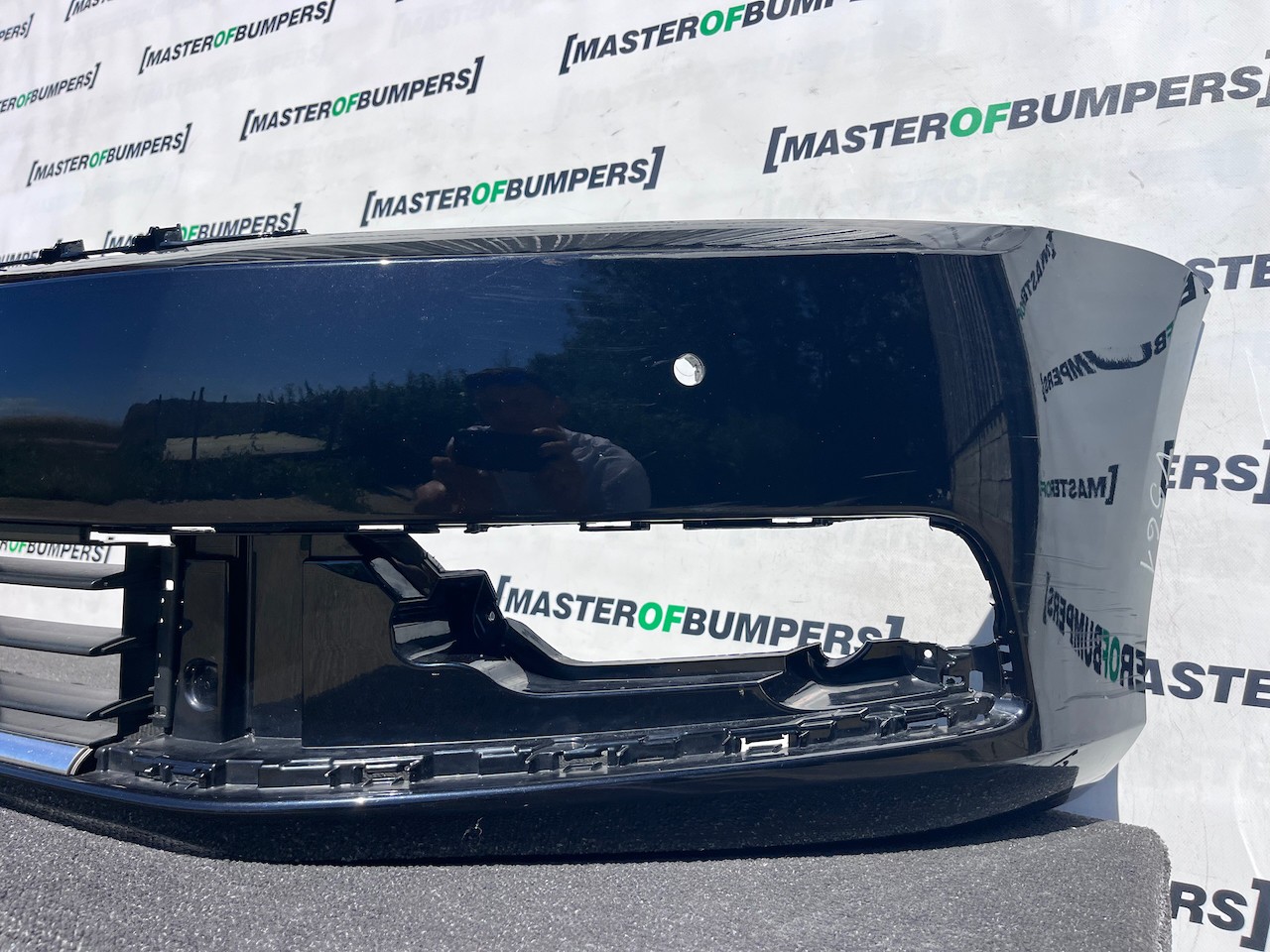 VW Passat Sel Evo B7 2011-2014 Front Bumper 4 Pdc No Jets Genuine [v561]
