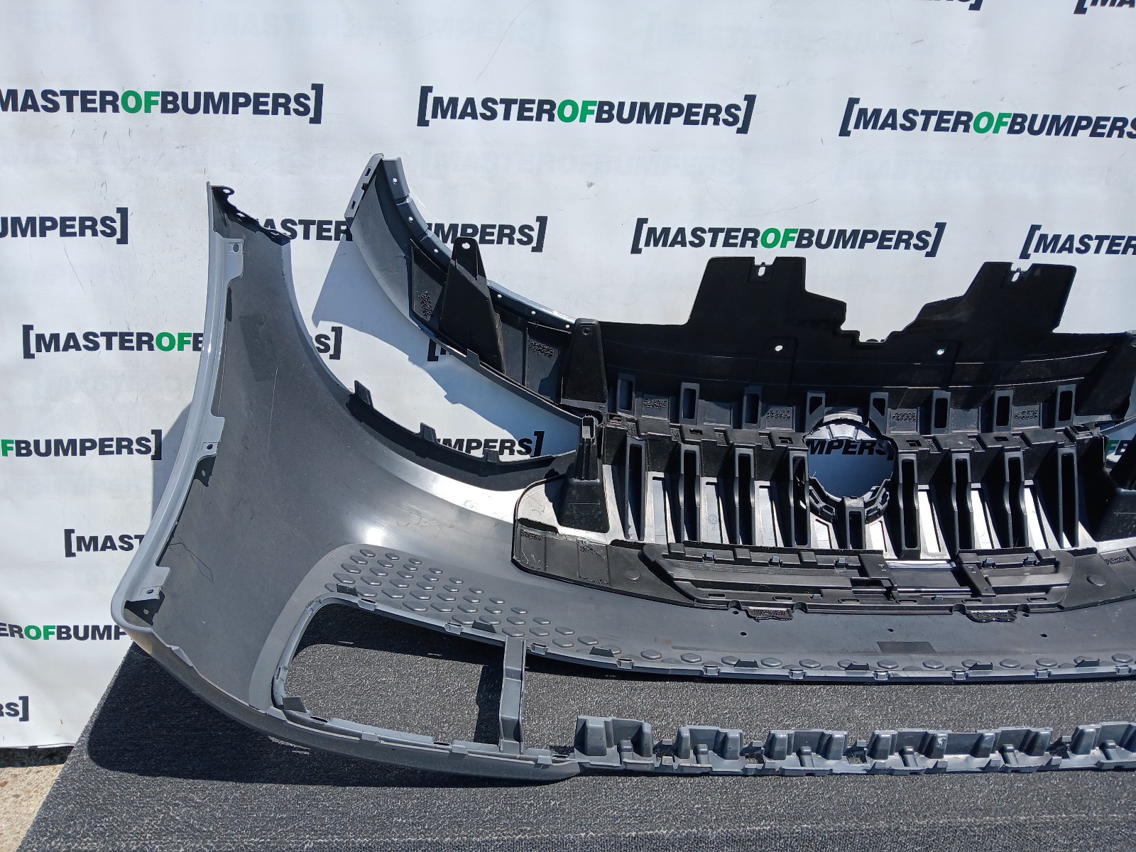 VW Id3 Id.3 Ev Hatchback 2020-2024 Front Bumper 4 Pdc Genuine [v565]