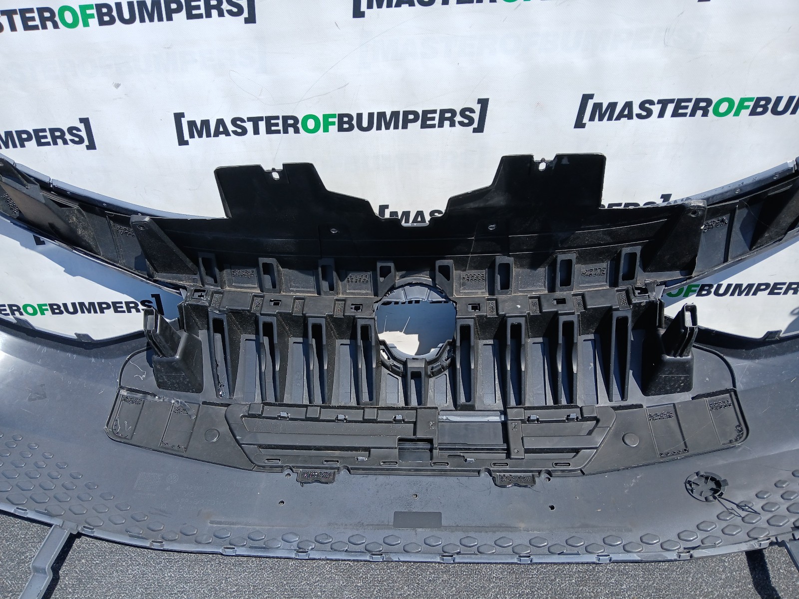 VW Id3 Id.3 Ev Hatchback 2020-2024 Front Bumper 4 Pdc Genuine [v565]