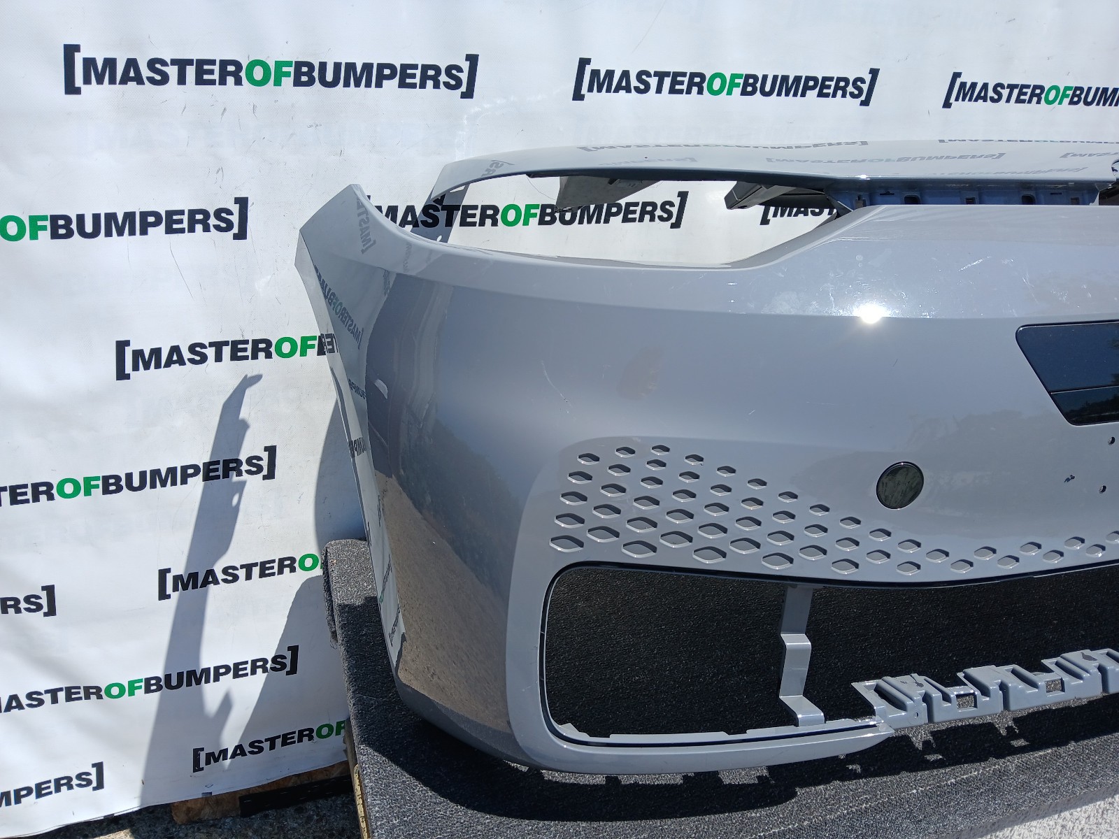 VW Id3 Id.3 Ev Hatchback 2020-2024 Front Bumper 4 Pdc Genuine [v565]