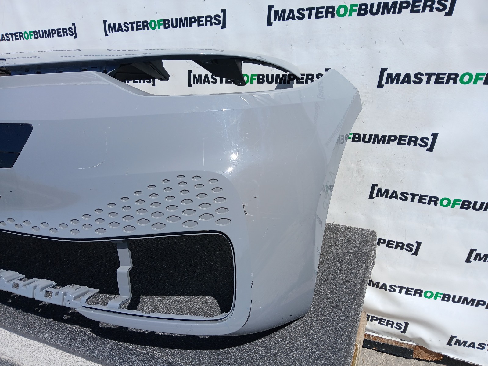 VW Id3 Id.3 Ev Hatchback 2020-2024 Front Bumper 4 Pdc Genuine [v565]