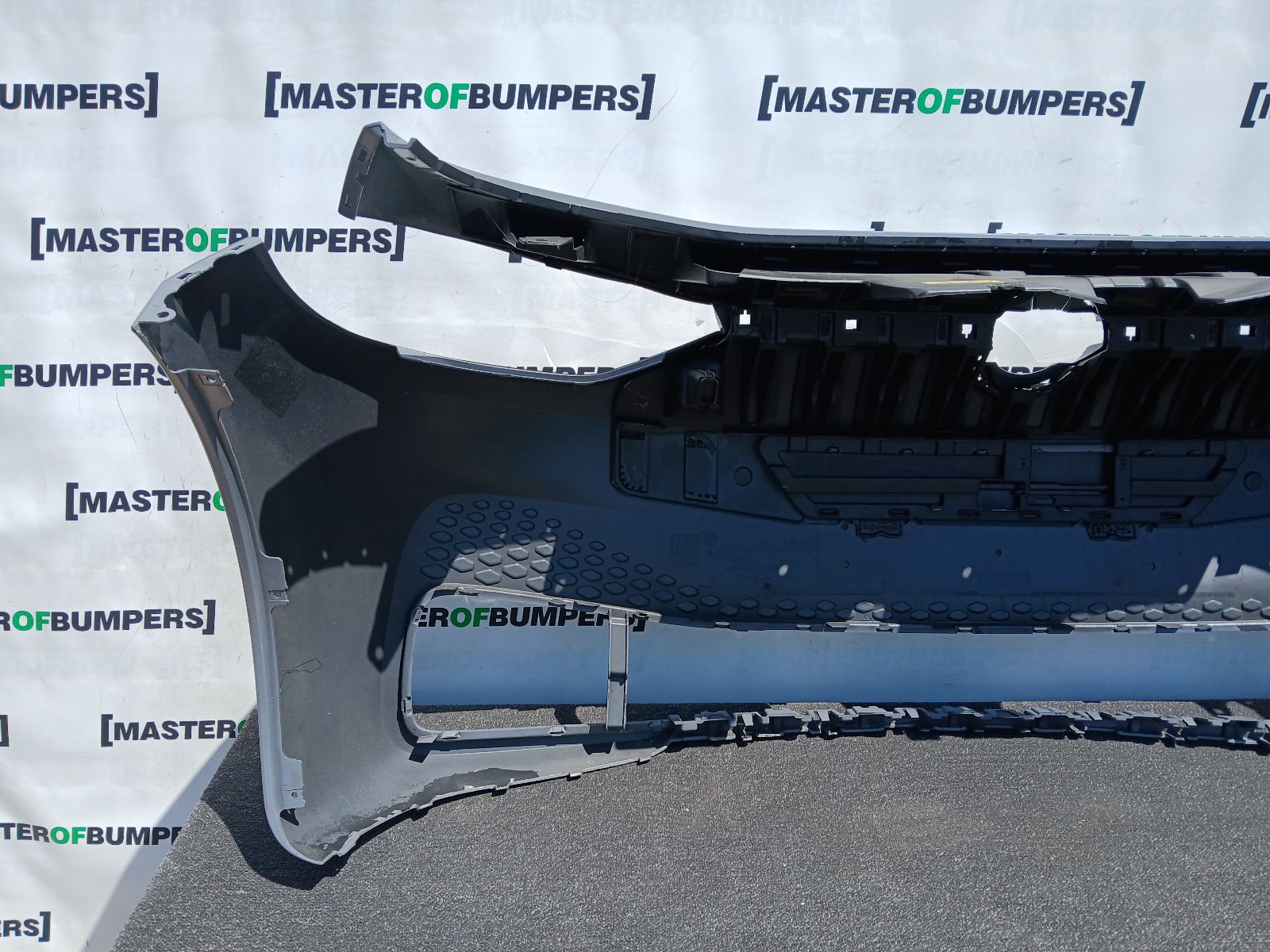 VW Id3 Id.3 Ev Hatchback 2020-2024 Front Bumper 4 Pdc Genuine [v565]