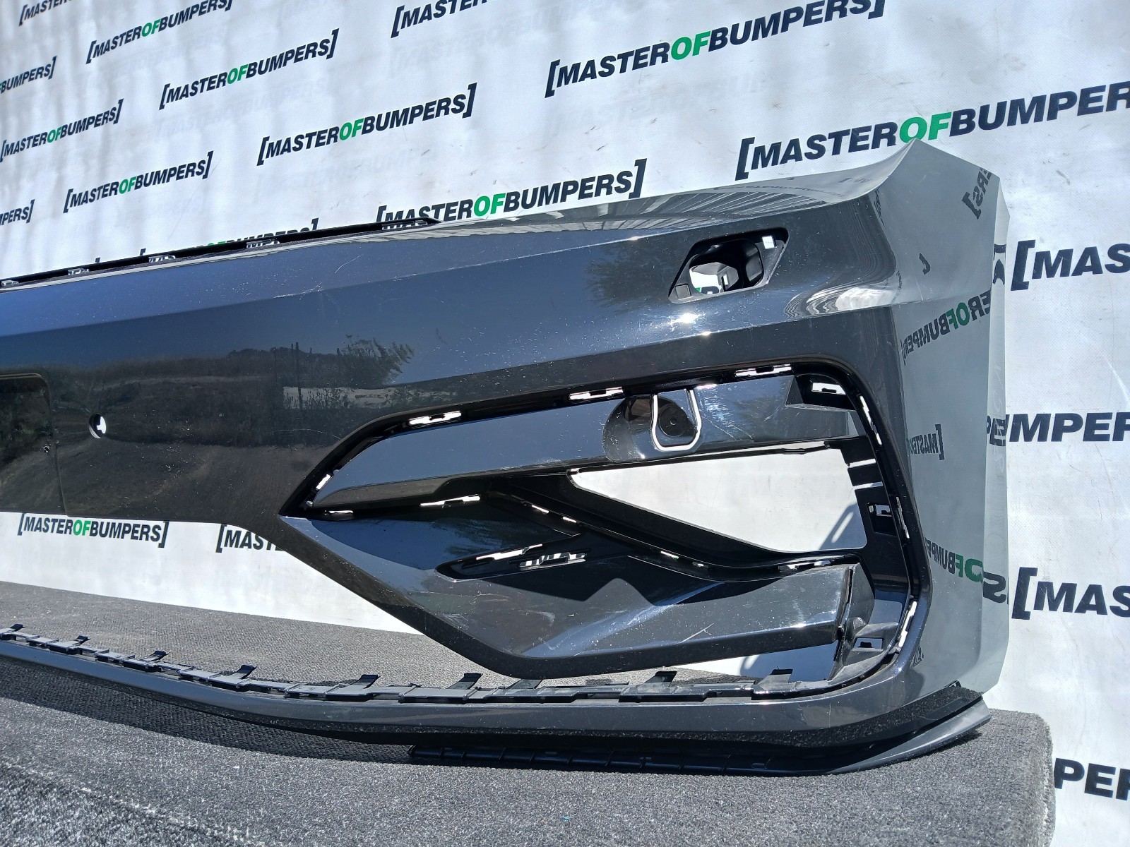 VW Touran R Line Evo Mpv 2016-2022 Front Bumper 4 Pdc  +jets Genuine [v568]