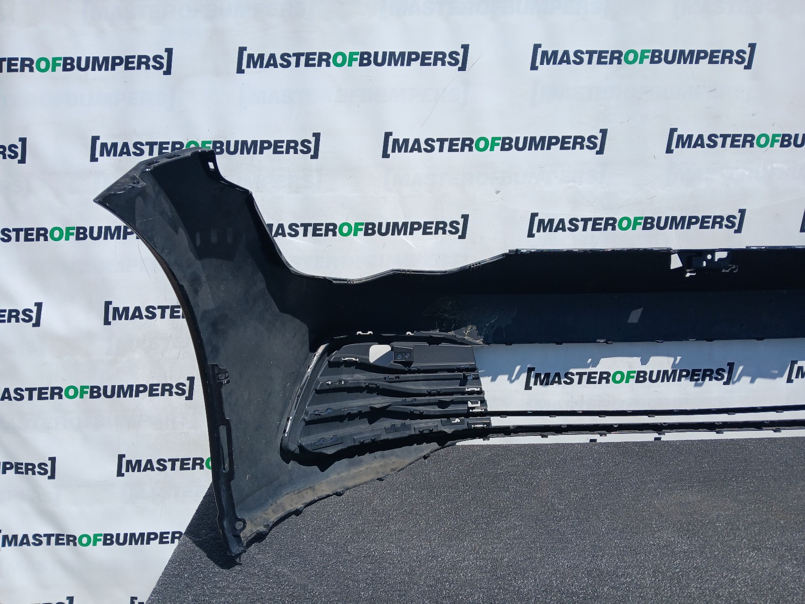 VW Golf Se Basic Mk8 Hatchback 2020-2024 Front Bumper 4 Pdc Genuine [v571]