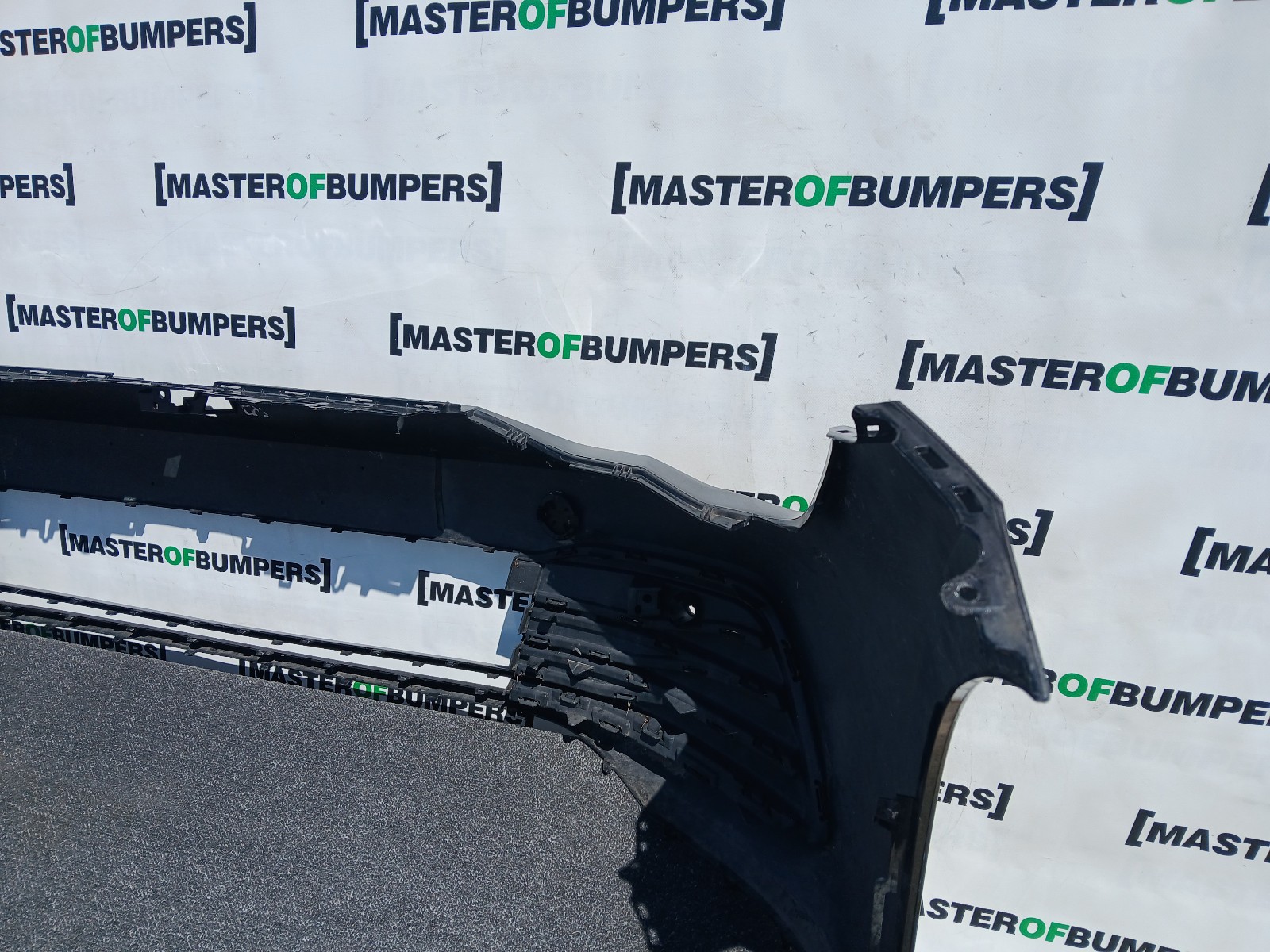 VW Golf Se Basic Mk8 Hatchback 2020-2024 Front Bumper 4 Pdc Genuine [v571]