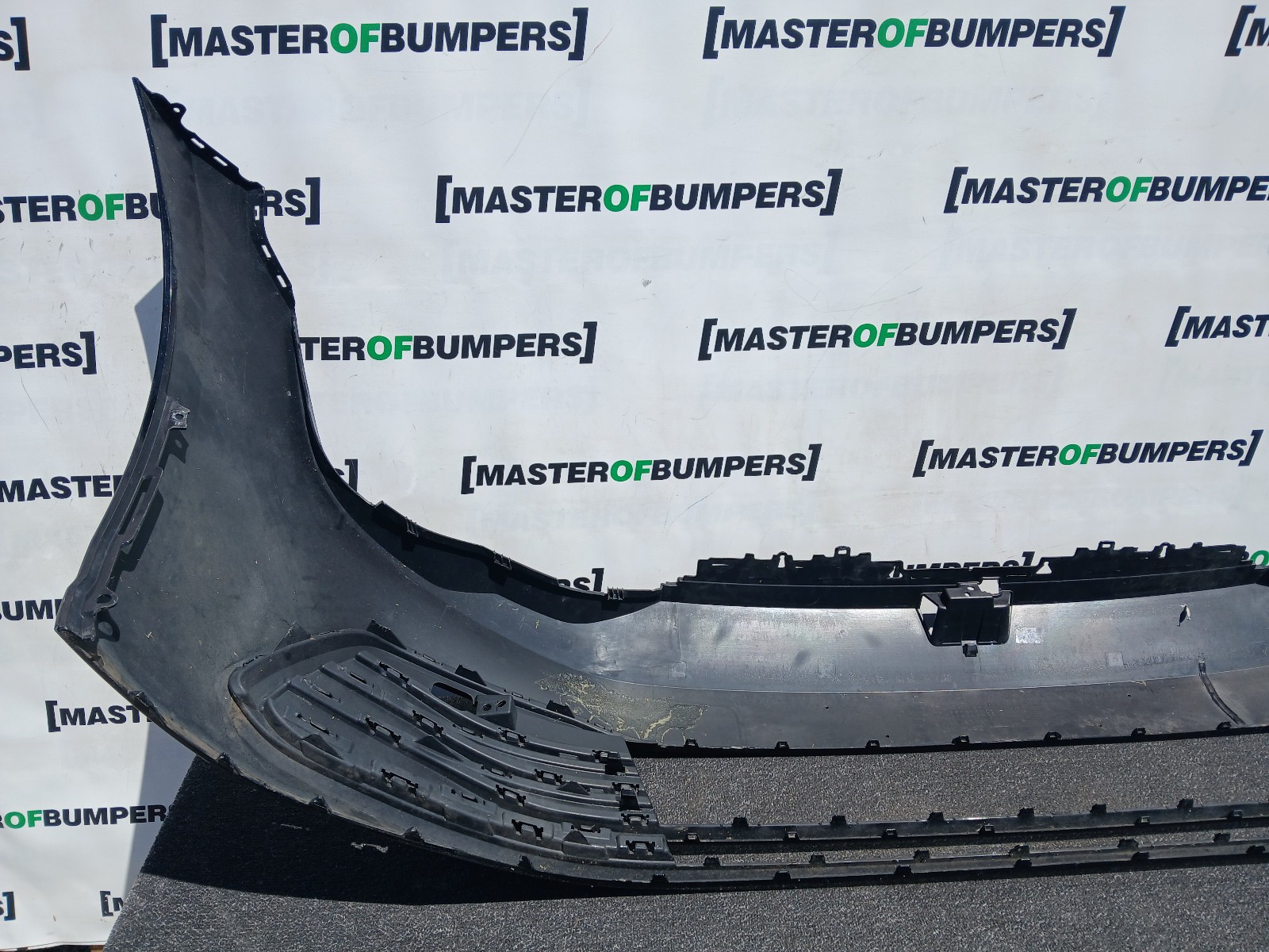 VW Golf Se Basic Mk8 Hatchback 2020-2024 Front Bumper 4 Pdc Genuine [v571]