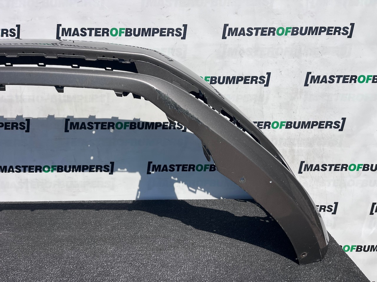 VW Passat Se Salon Estate B7 2011-2014 Front Bumper 4 Pdc No Jets Genuine [v579]