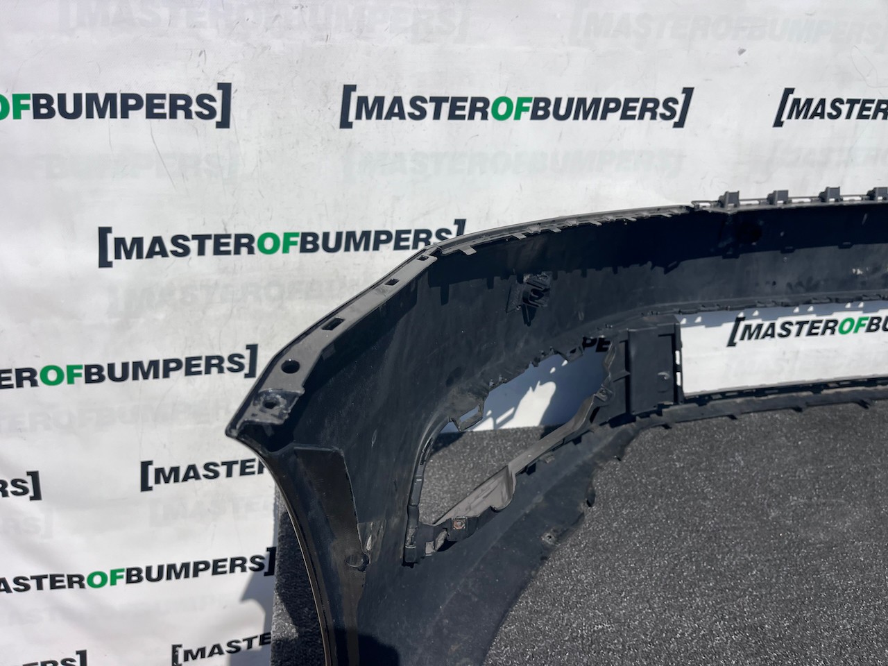 VW Passat Se Salon Estate B7 2011-2014 Front Bumper 4 Pdc No Jets Genuine [v579]