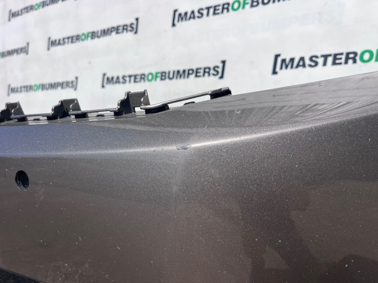VW Passat Se Salon Estate B7 2011-2014 Front Bumper 4 Pdc No Jets Genuine [v579]