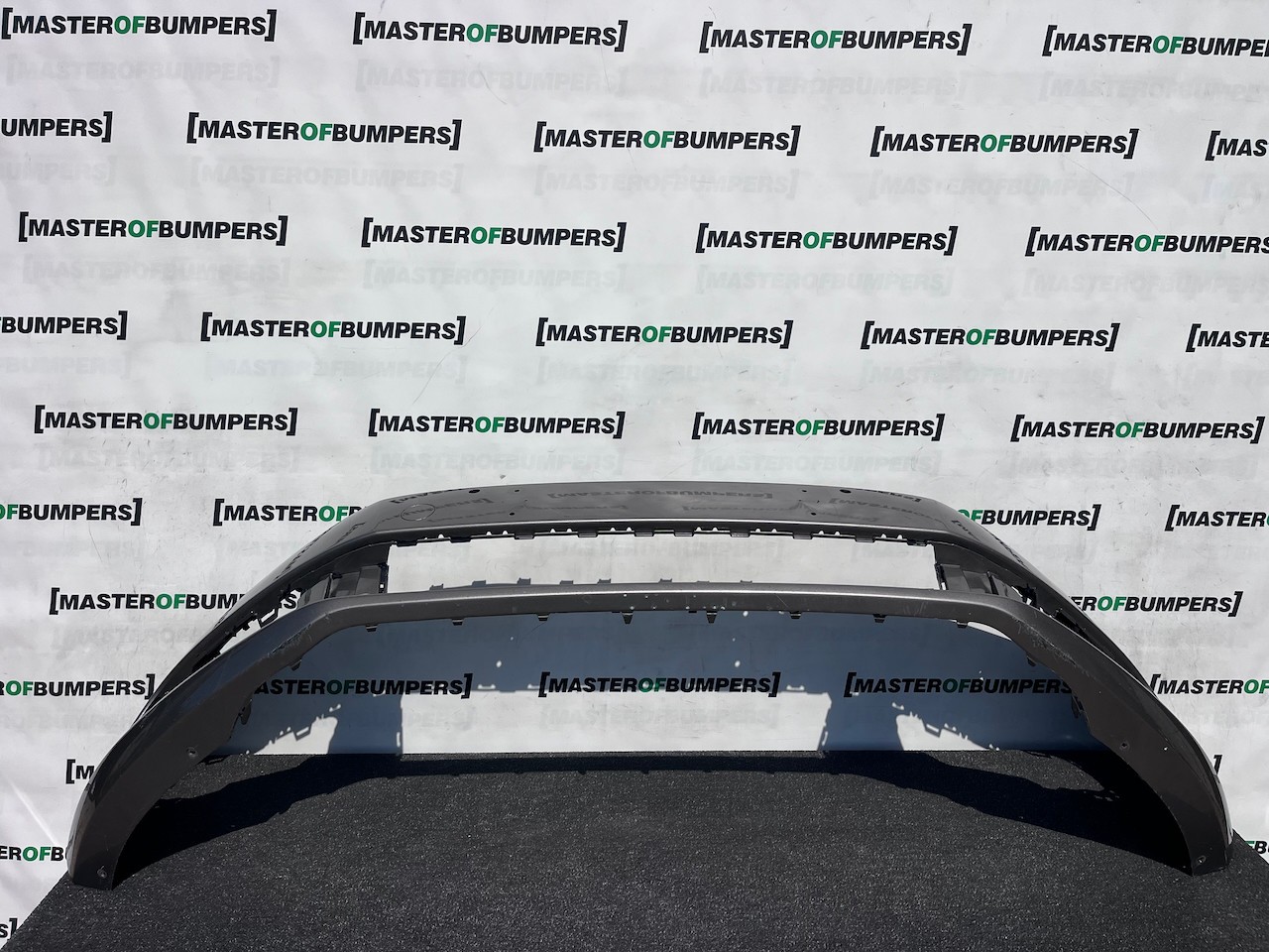 VW Passat Se Salon Estate B7 2011-2014 Front Bumper 4 Pdc No Jets Genuine [v579]