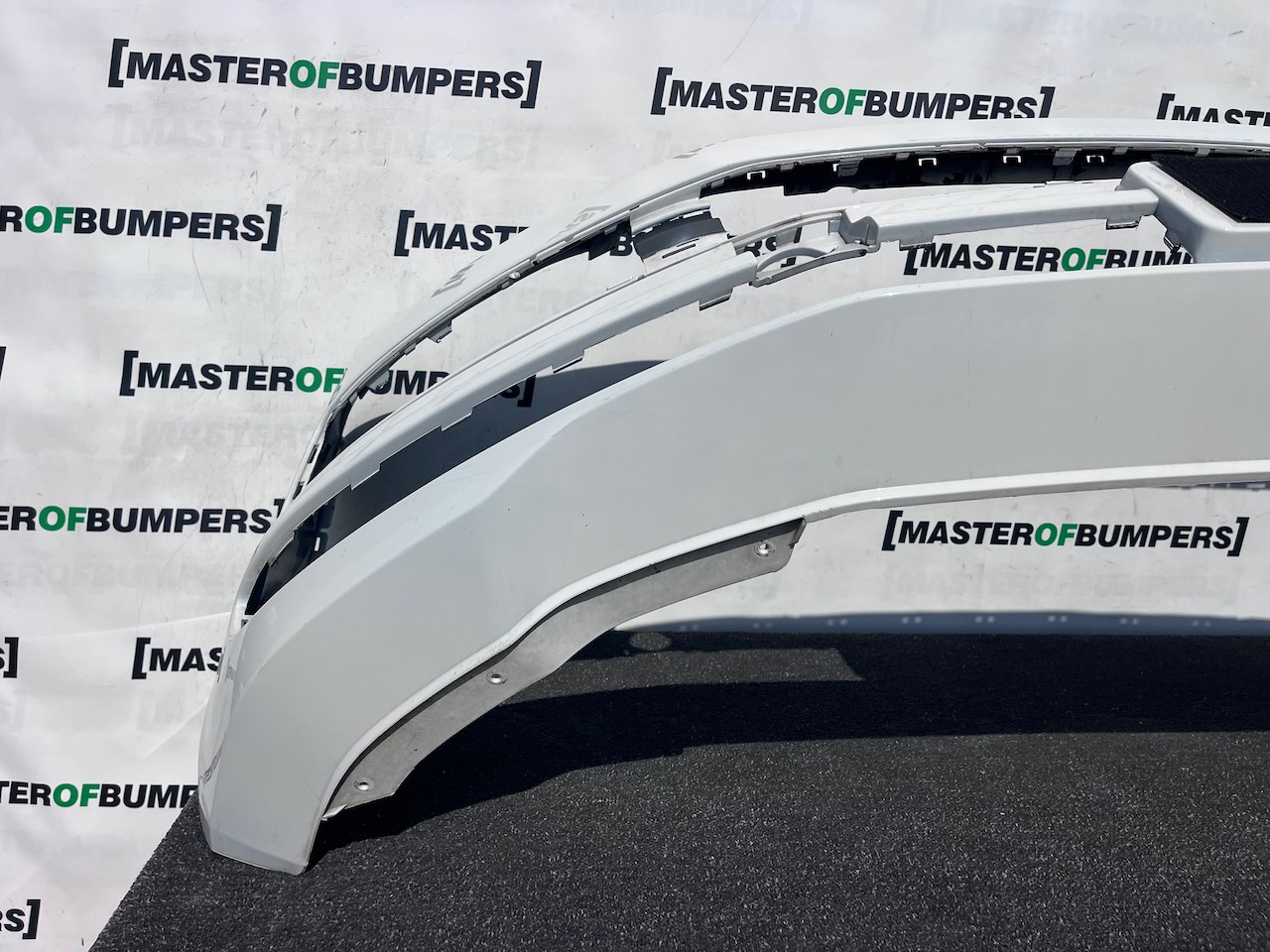 VW Transporter Caravelle T6 2016-2019 Front Bumper No Jets Genuine [v576]