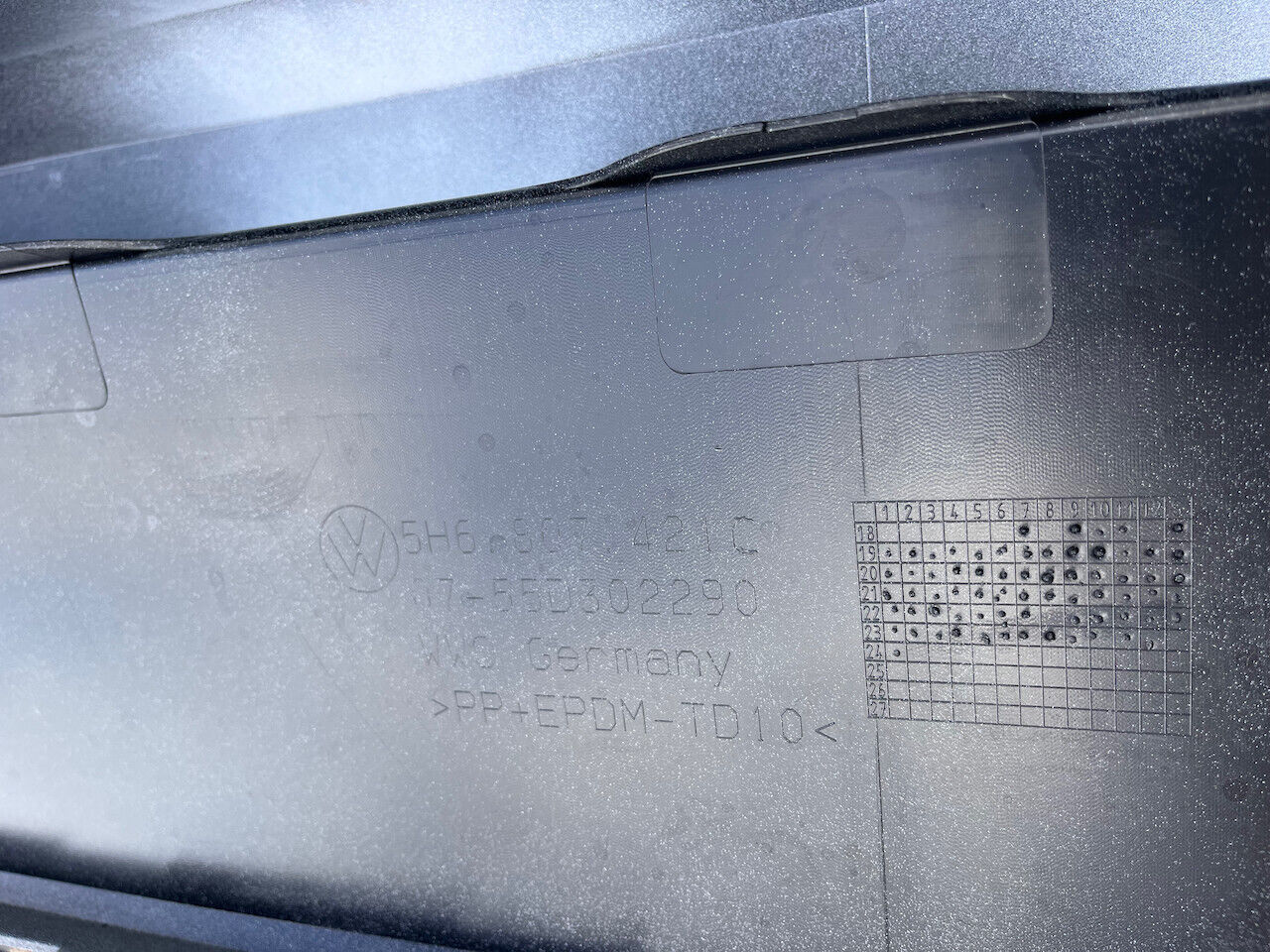 VW Golf Life Se Mk8 Hatchback 2020-2024 Rear Bumper No Pdc Genuine [v33]