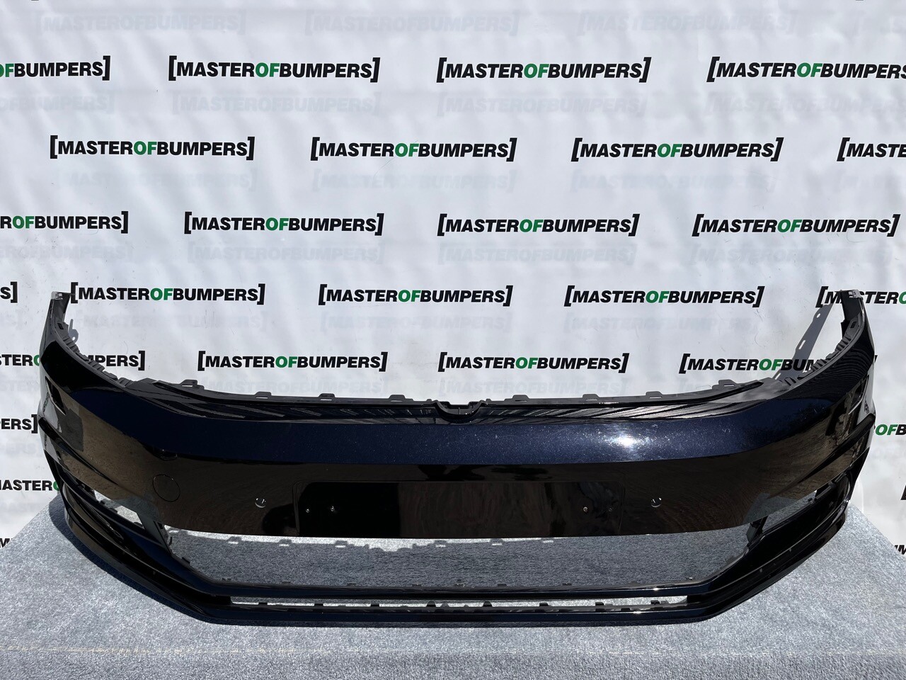 VW Touran Se Mk2 2015-2020 Front Bumper Black 6 Pdc + Jets Genuine [v533]
