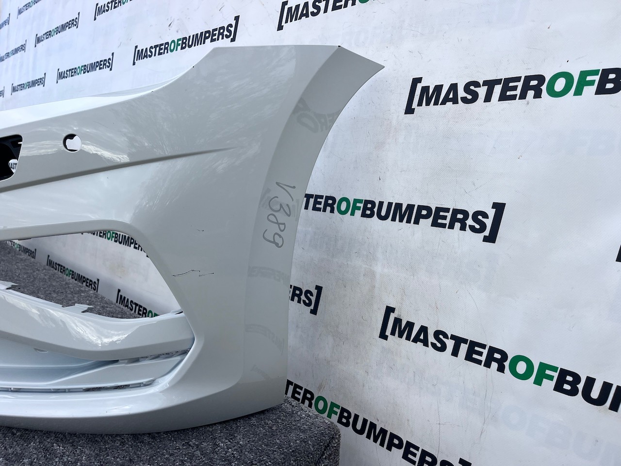 VW Golf Sv Sportsvan 510 2018-2021 Front Bumper 4 Pdc + Jets Genuine [v389]