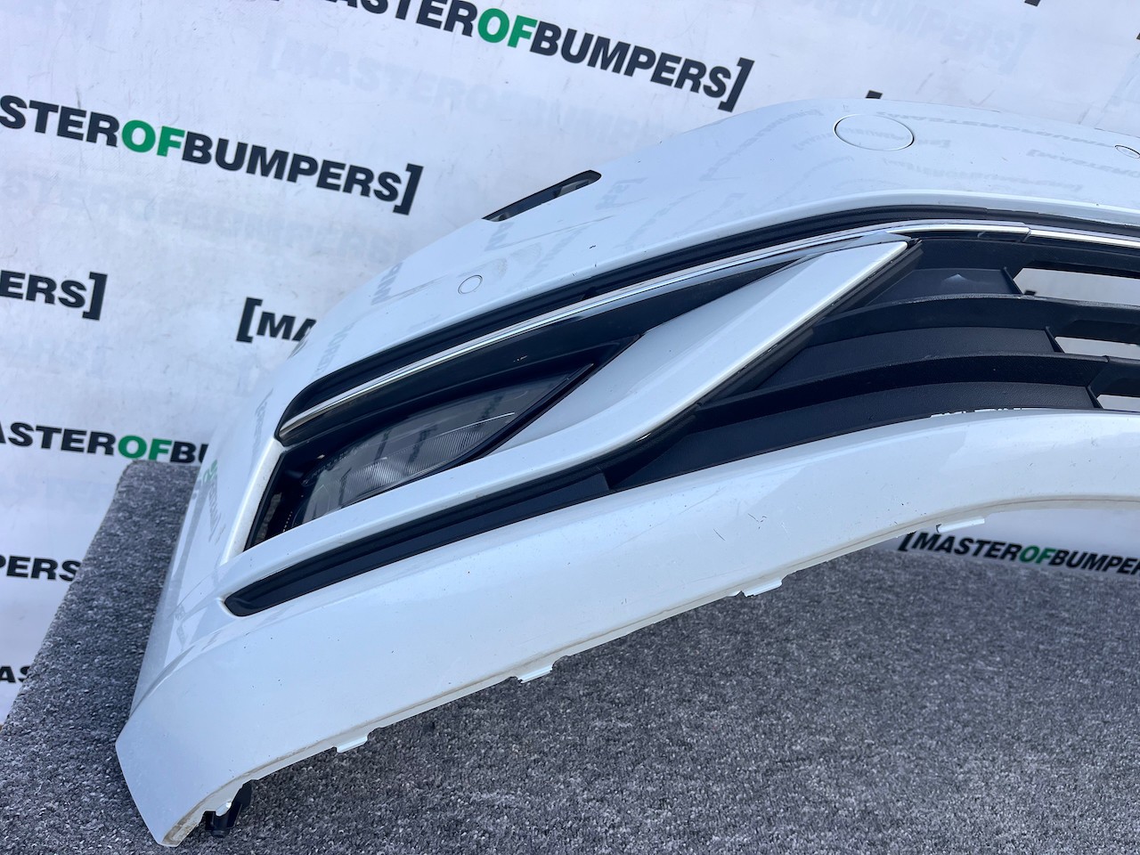 VW Golf Style Mk7.5 Lift Hatch 2017-2019 Front Bumper 4 Pdc Jets Genuine [v419]