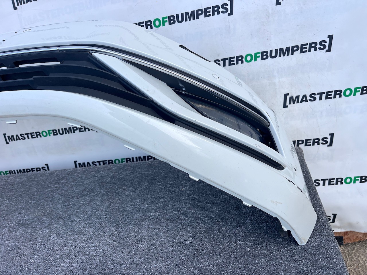 VW Golf Style Mk7.5 Lift Hatch 2017-2019 Front Bumper 4 Pdc Jets Genuine [v419]