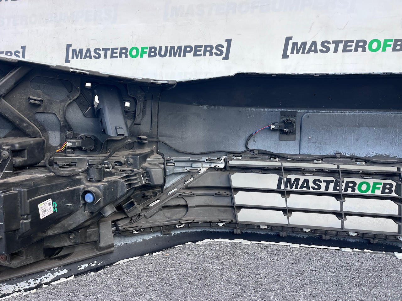 VW Golf Style Mk7.5 Lift Hatch 2017-2019 Front Bumper 4 Pdc Jets Genuine [v419]