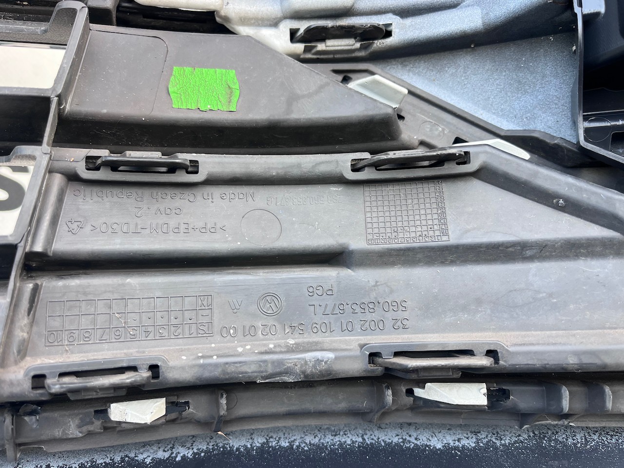 VW Golf Style Mk7.5 Lift Hatch 2017-2019 Front Bumper 4 Pdc Jets Genuine [v419]