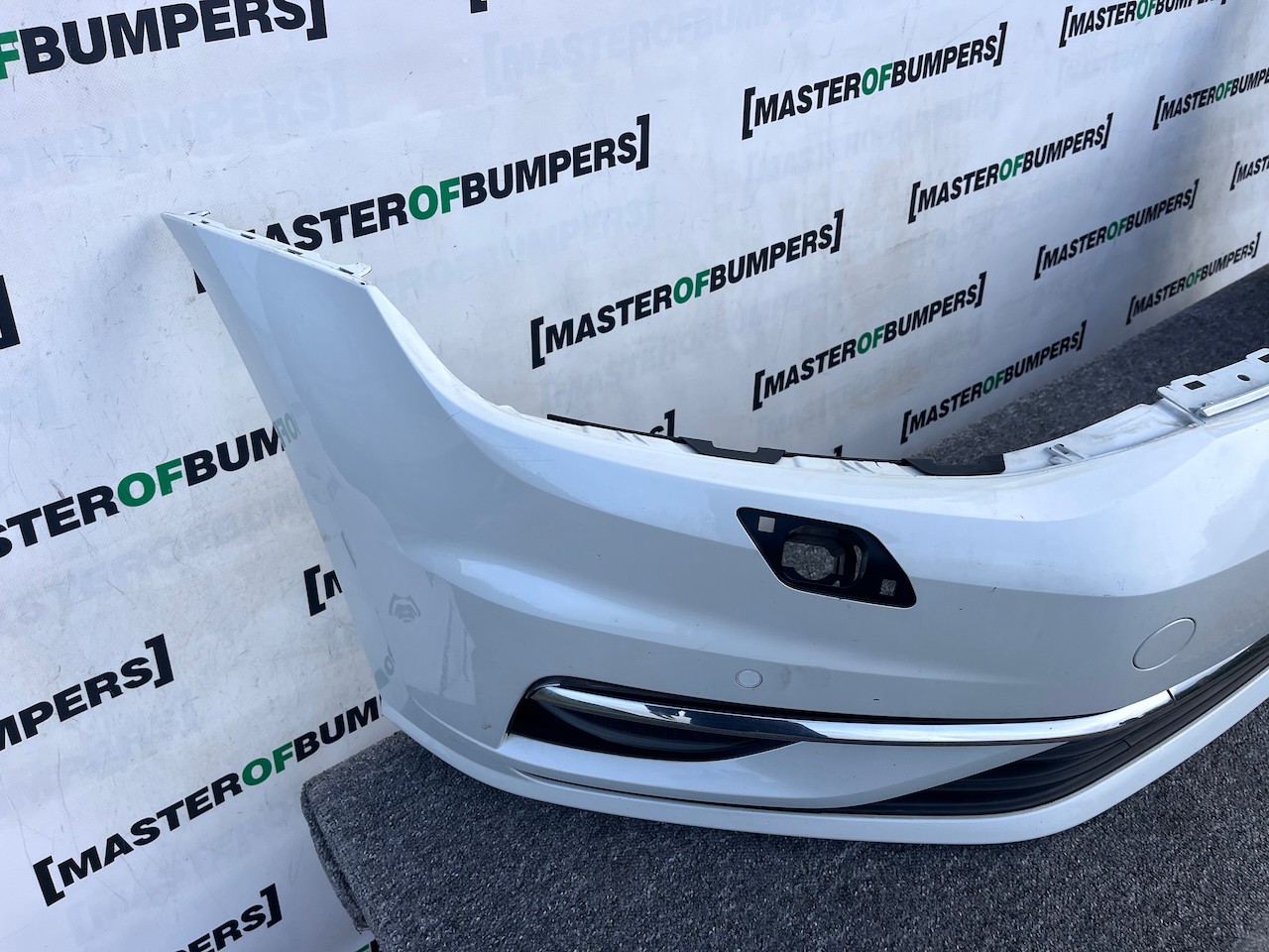 VW Golf Style Mk7.5 Lift Hatch 2017-2019 Front Bumper 4 Pdc Jets Genuine [v419]