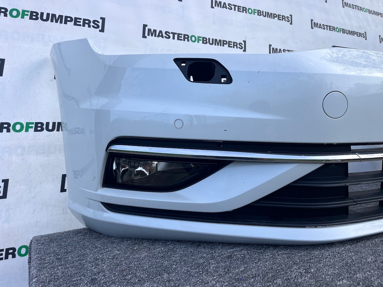 VW Golf Style Mk7.5 Lift Hatch 2017-2019 Front Bumper 4 Pdc Jets Genuine [v419]