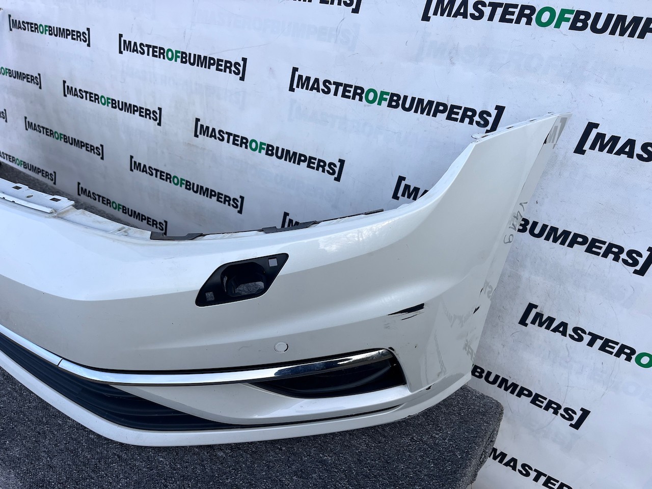 VW Golf Style Mk7.5 Lift Hatch 2017-2019 Front Bumper 4 Pdc Jets Genuine [v419]