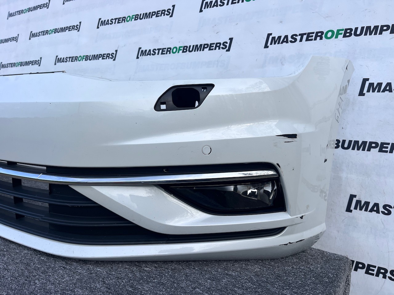 VW Golf Style Mk7.5 Lift Hatch 2017-2019 Front Bumper 4 Pdc Jets Genuine [v419]