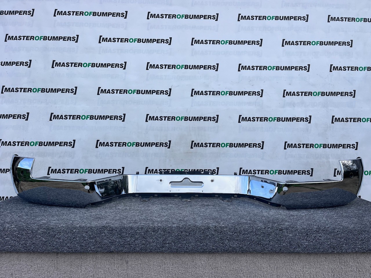 VW Amarok Highline Style Piuck Up 2011-2016 Rear Bumper 4 Pdc Genuine VW Amarok Highline Style Piuck Up 2011-2016 Rear Bumper 4 Pdc Genuine