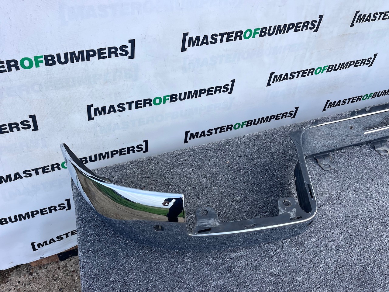 VW Amarok Highline Style Piuck Up 2011-2016 Rear Bumper 4 Pdc Genuine VW Amarok Highline Style Piuck Up 2011-2016 Rear Bumper 4 Pdc Genuine