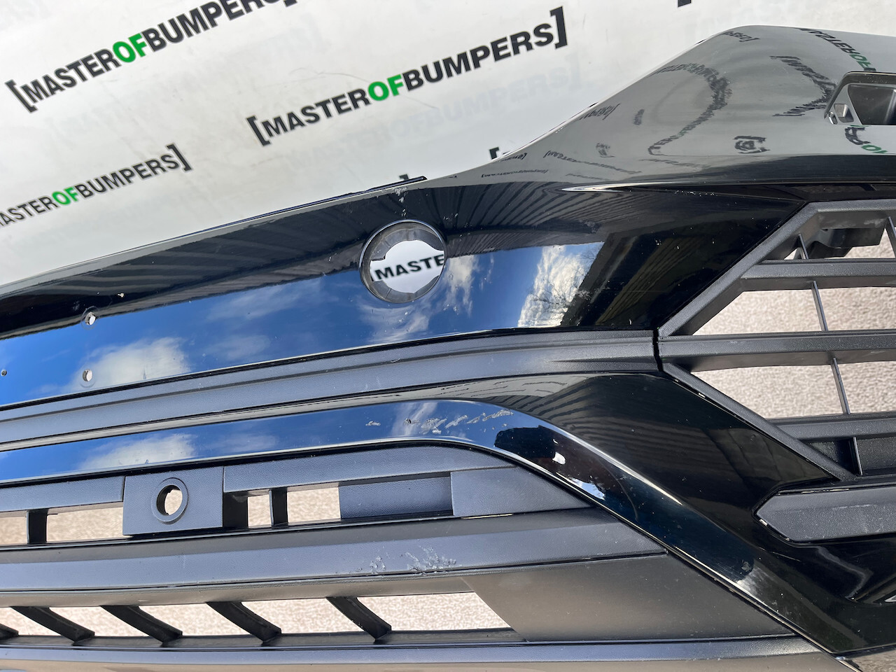 VW Touareg Sel Tdi V6 Mk3 2019-2023 Front Bumper 6 Pdc +jets Genuine [v908]