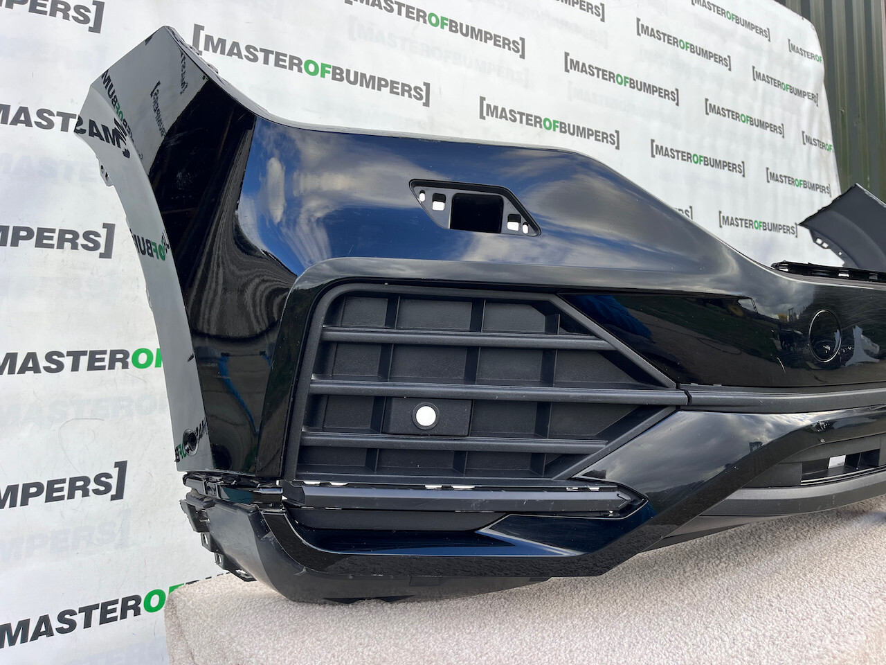 VW Touareg Sel Tdi V6 Mk3 2019-2023 Front Bumper 6 Pdc +jets Genuine [v908]