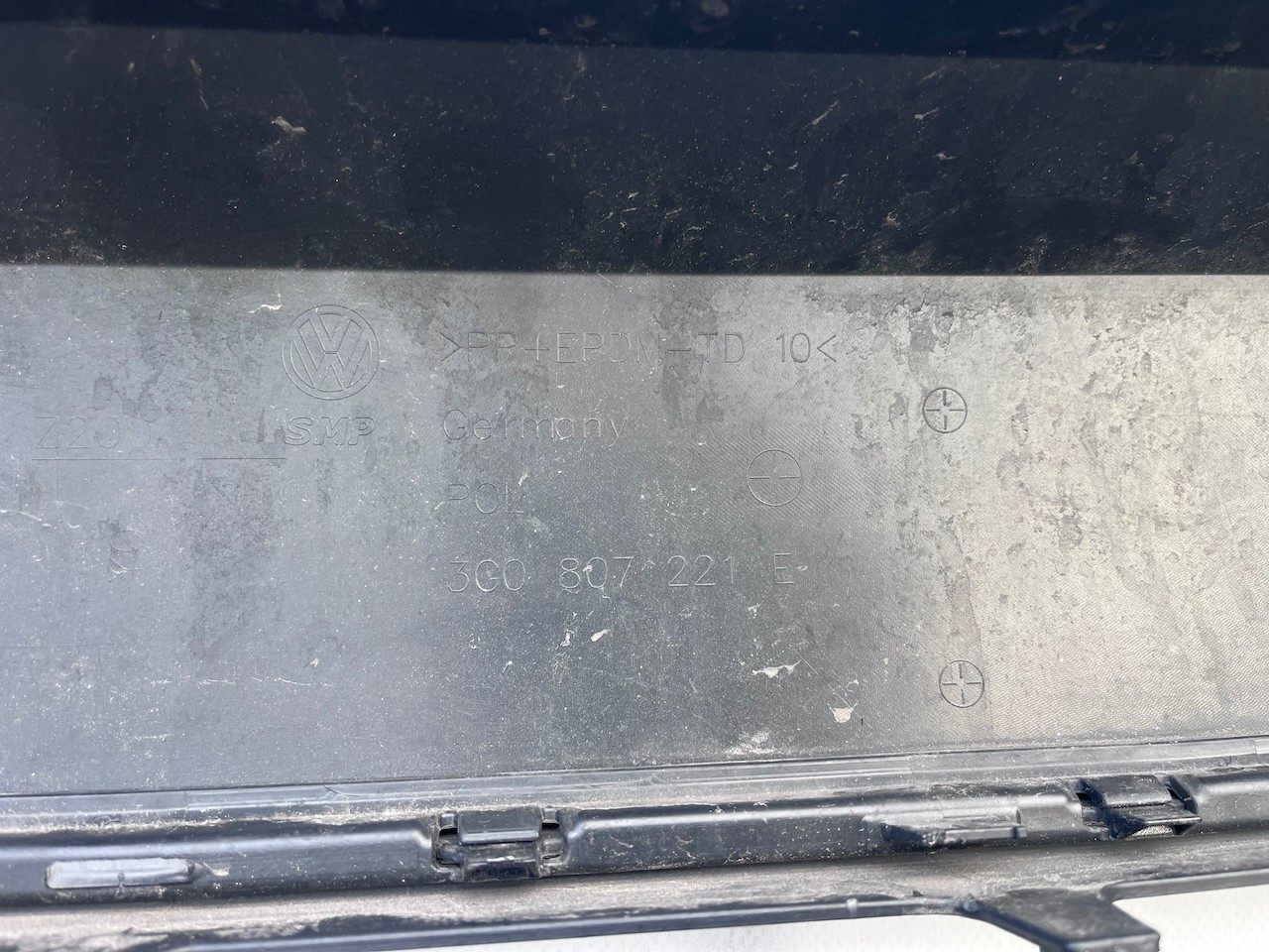 VW Passat Sel Evo B8 Lift 2020-2024 Front Bumper 4 Pdc No Jets Genuine [v465]