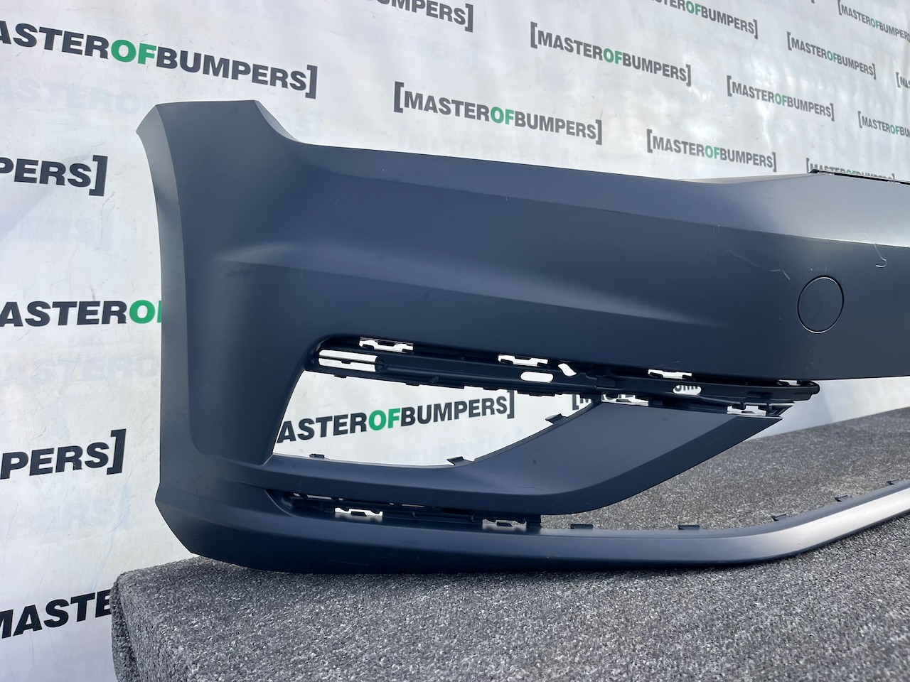 VW Golf Style Mk7.5 Lift Hatch 2017-2019 Front Bumper No Pdc Genuine [v483]