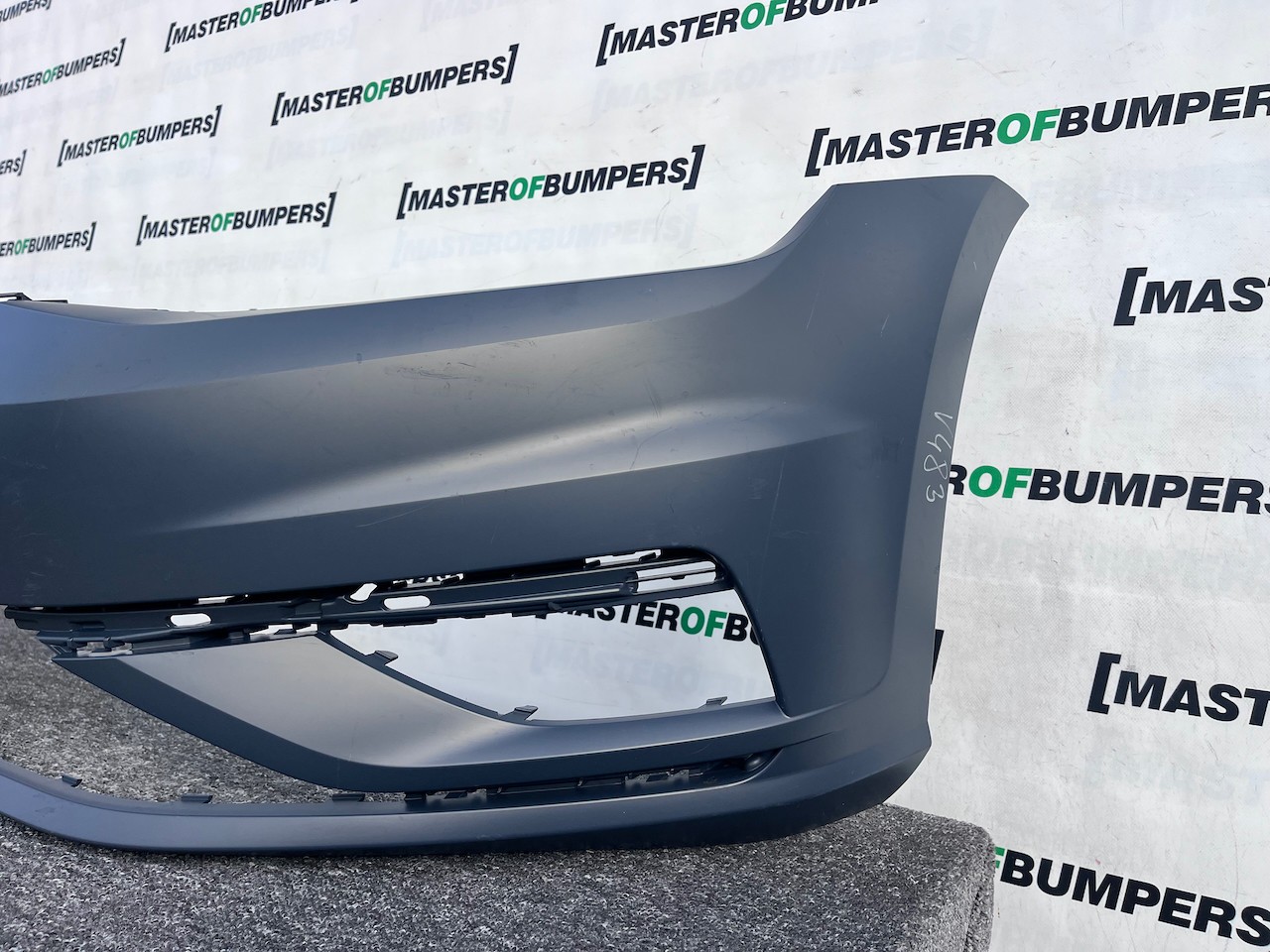 VW Golf Style Mk7.5 Lift Hatch 2017-2019 Front Bumper No Pdc Genuine [v483]