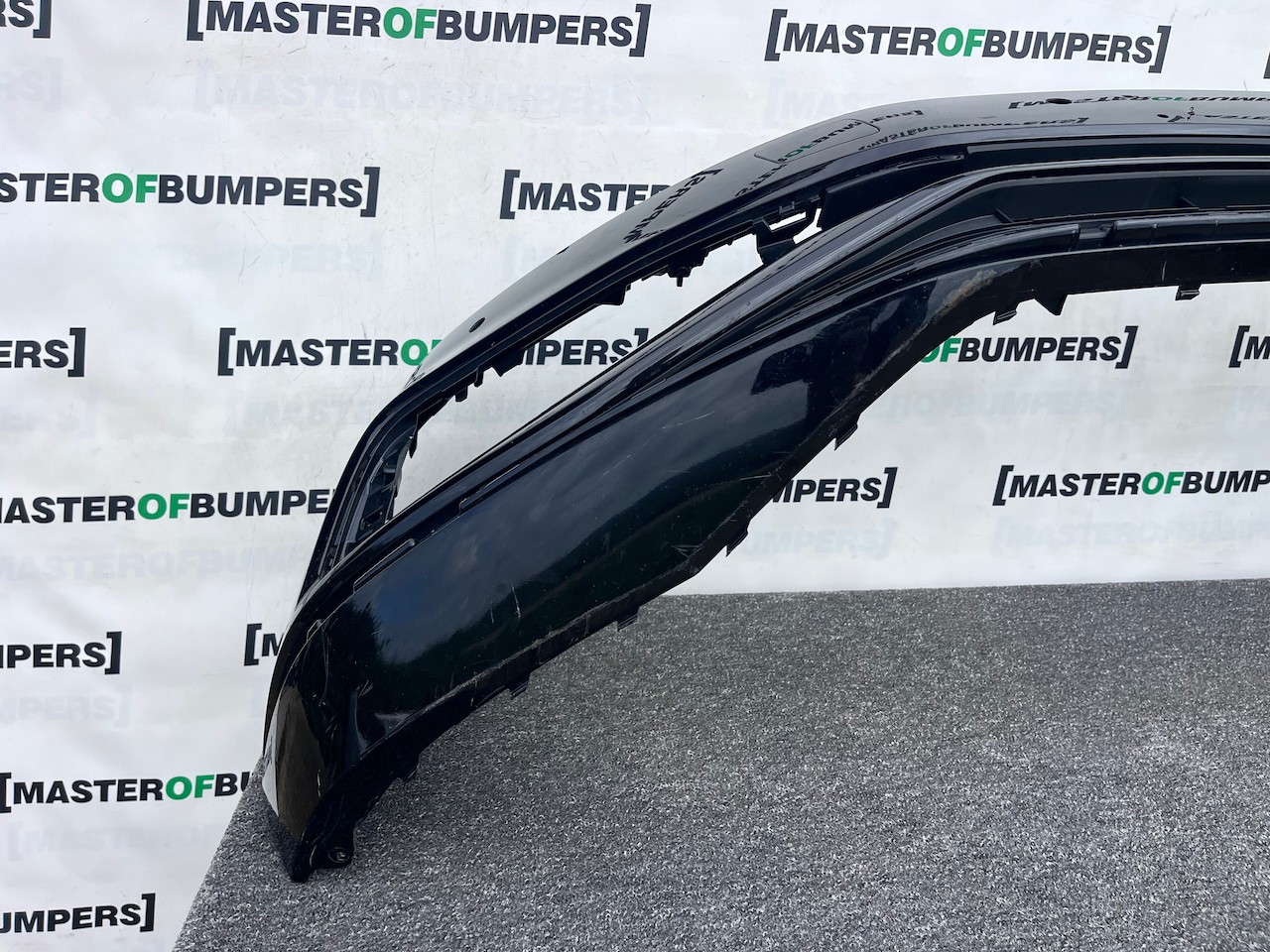 VW Passat Gt B8 Lift 2020-2024 Front Bumper 4 Pdc No Jets Genuine [v308]