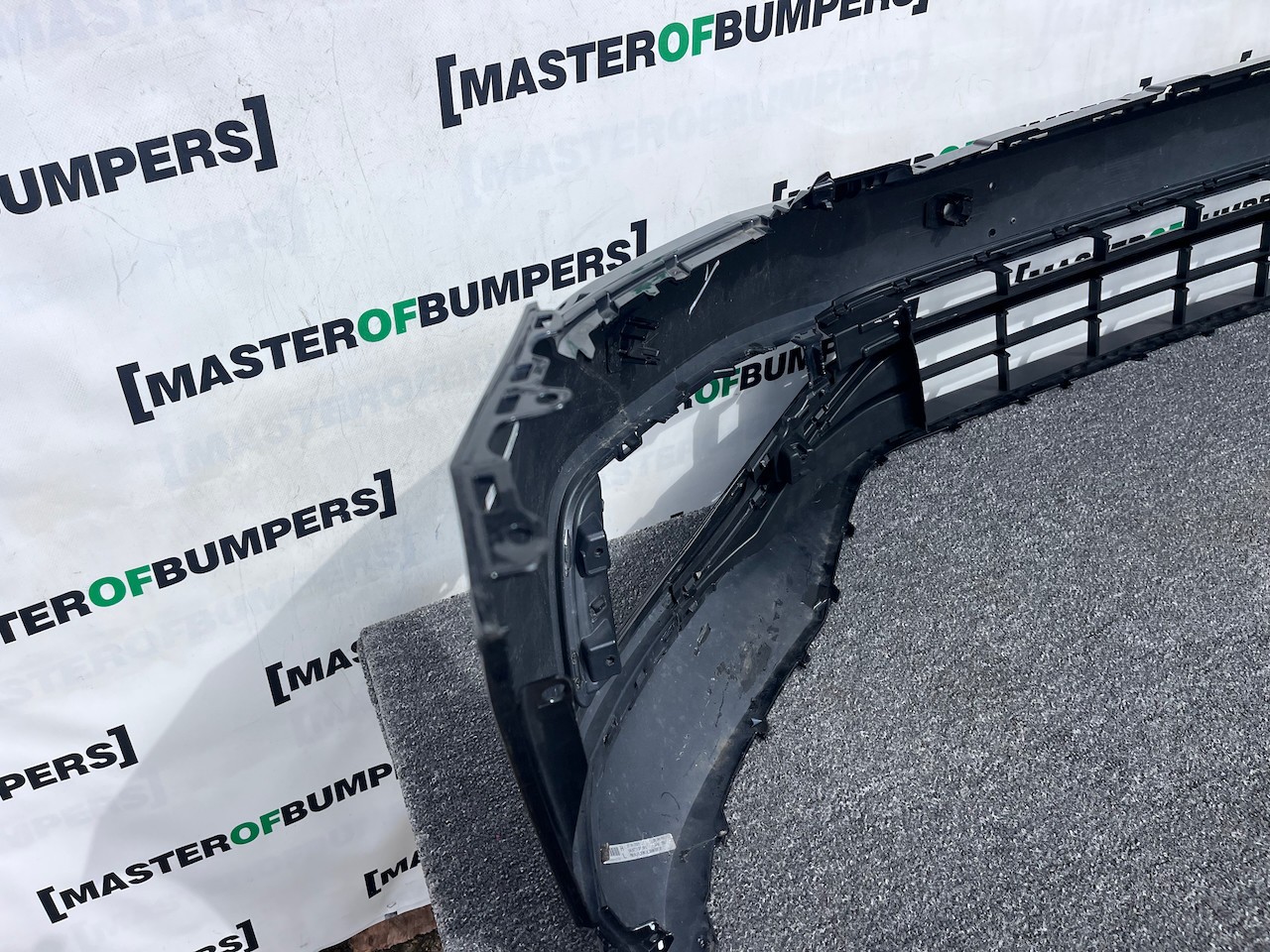 VW Passat Gt B8 Lift 2020-2024 Front Bumper 4 Pdc No Jets Genuine [v308]
