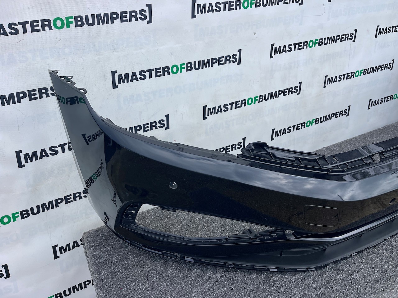 VW Passat Gt B8 Lift 2020-2024 Front Bumper 4 Pdc No Jets Genuine [v308]