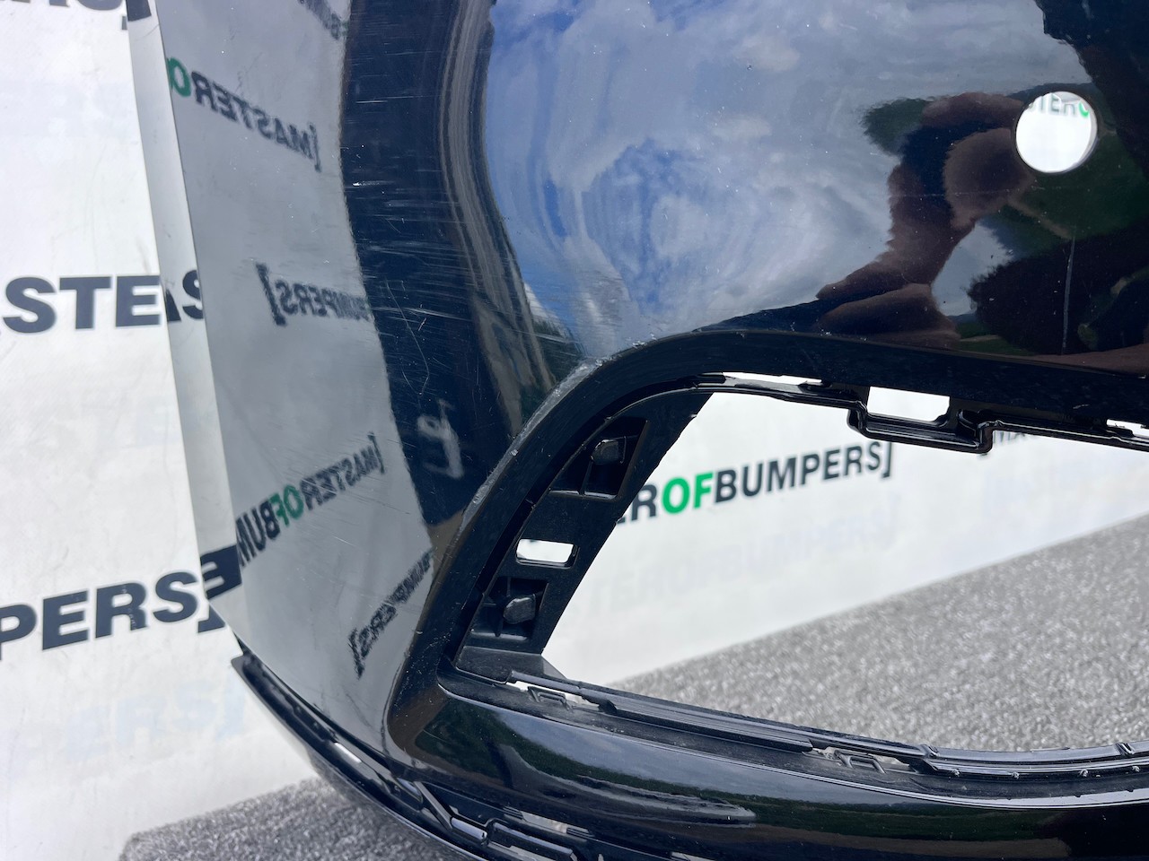 VW Passat Gt B8 Lift 2020-2024 Front Bumper 4 Pdc No Jets Genuine [v308]