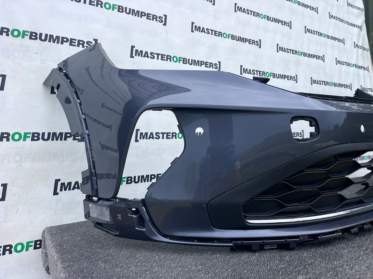 VW Taigo Life Sportback 2022-2026 Front Bumper Pdc Genuine [v528]