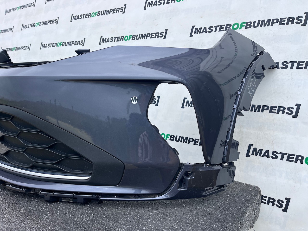 VW Taigo Life Sportback 2022-2026 Front Bumper Pdc Genuine [v528]