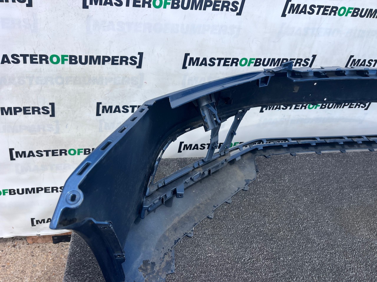 VW Jetta Highline Mk6 Lift 2014-2017 Front Bumper 4 Pdc + Jets Genuine [v555]