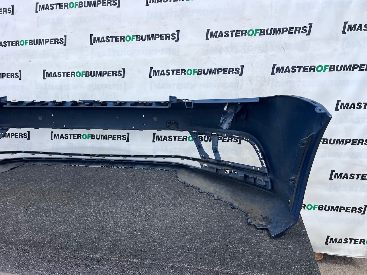 VW Jetta Highline Mk6 Lift 2014-2017 Front Bumper 4 Pdc + Jets Genuine [v555]