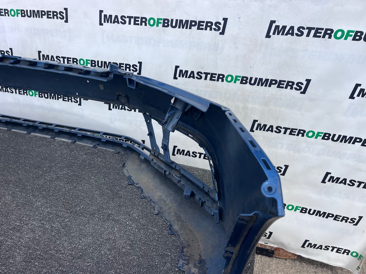 VW Jetta Highline Mk6 Lift 2014-2017 Front Bumper 4 Pdc + Jets Genuine [v555]