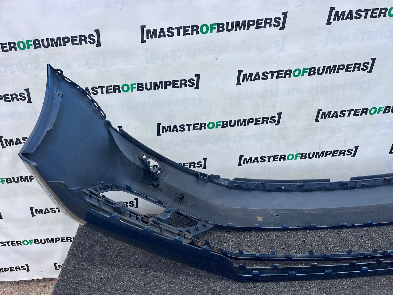 VW Jetta Highline Mk6 Lift 2014-2017 Front Bumper 4 Pdc + Jets Genuine [v555]