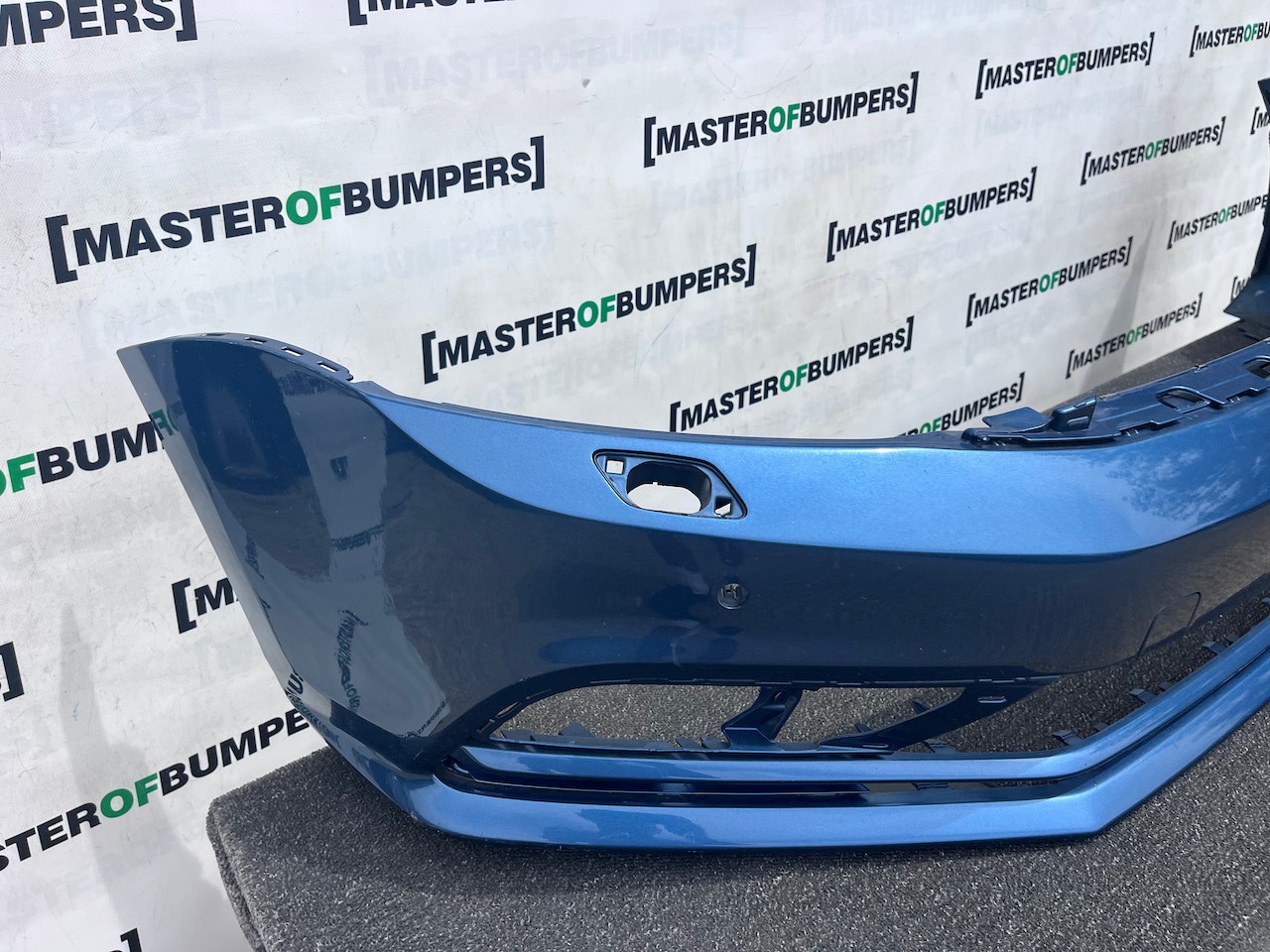 VW Jetta Highline Mk6 Lift 2014-2017 Front Bumper 4 Pdc + Jets Genuine [v555]
