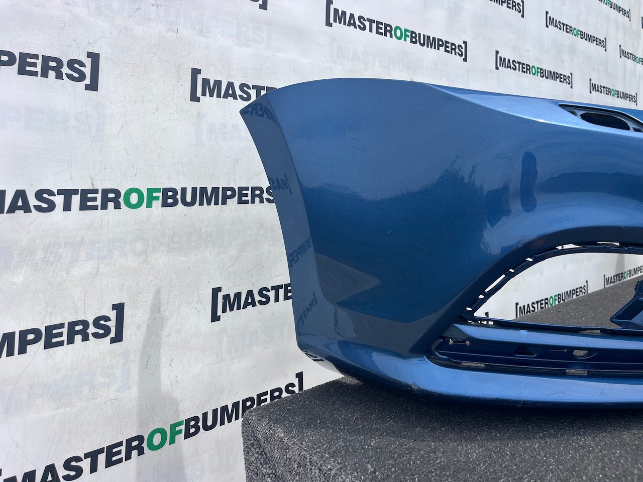 VW Jetta Highline Mk6 Lift 2014-2017 Front Bumper 4 Pdc + Jets Genuine [v555]