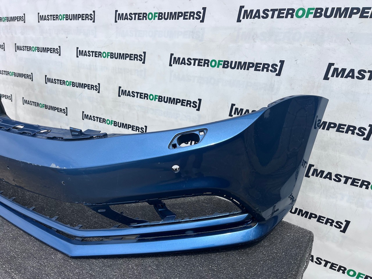 VW Jetta Highline Mk6 Lift 2014-2017 Front Bumper 4 Pdc + Jets Genuine [v555]